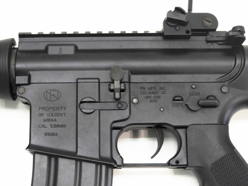 販売安いKING ARMS FN M16A4 リポバッテリー スリング 予備マガジン付き メタルフレーム 電動ガン フルメタル キングアームズ M4 電動ガン