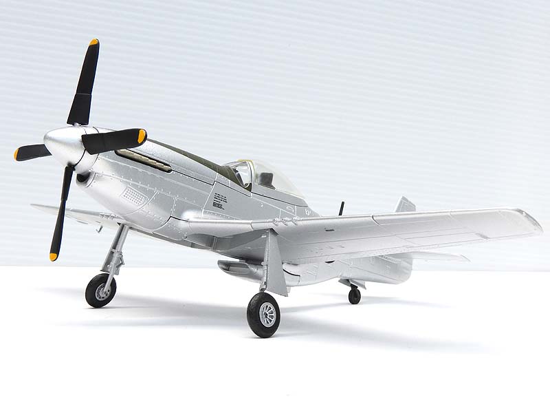 マルシン絶版品 金属製1/48完成モデル P-51ムスタング エアレーサー