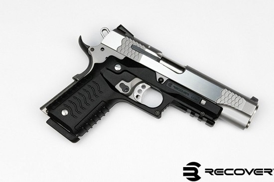 [RECOVER TACTICAL] CC3H ライトマウント付グリップ 1911用 ブラック (中古)